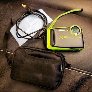 Fuji FinePix XP125 Black/Lime Shock & Waterproof Wifi Digital Camera
